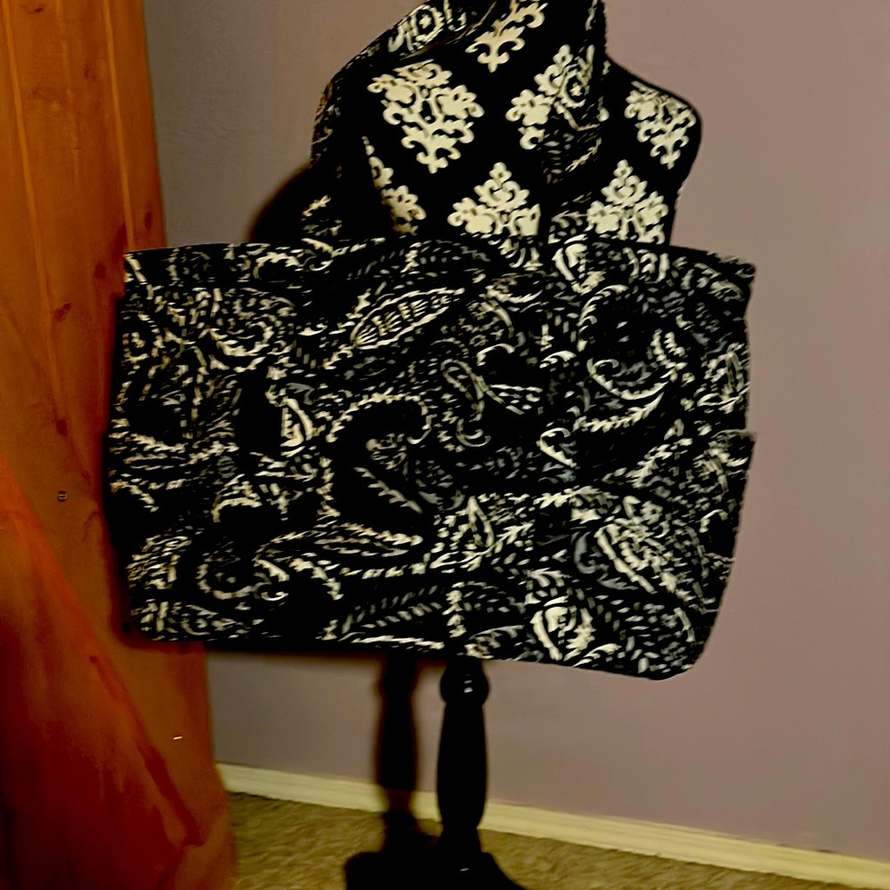 Huge Vera Bradley black and white bag!